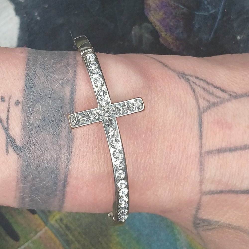 $11, $22, $33 Treasure Hunt, un-researched women's estate jewelry. Selected pcs.